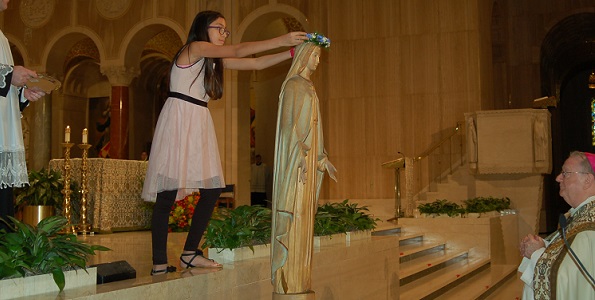 Diocesan Pilgrimage crowning rotator