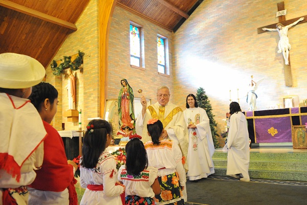 Msgr. Muro at Guadalupe 2015