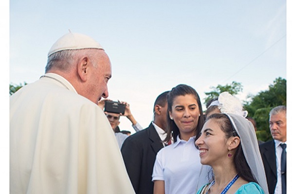 PopeWithChistine-WEB-800x500_c